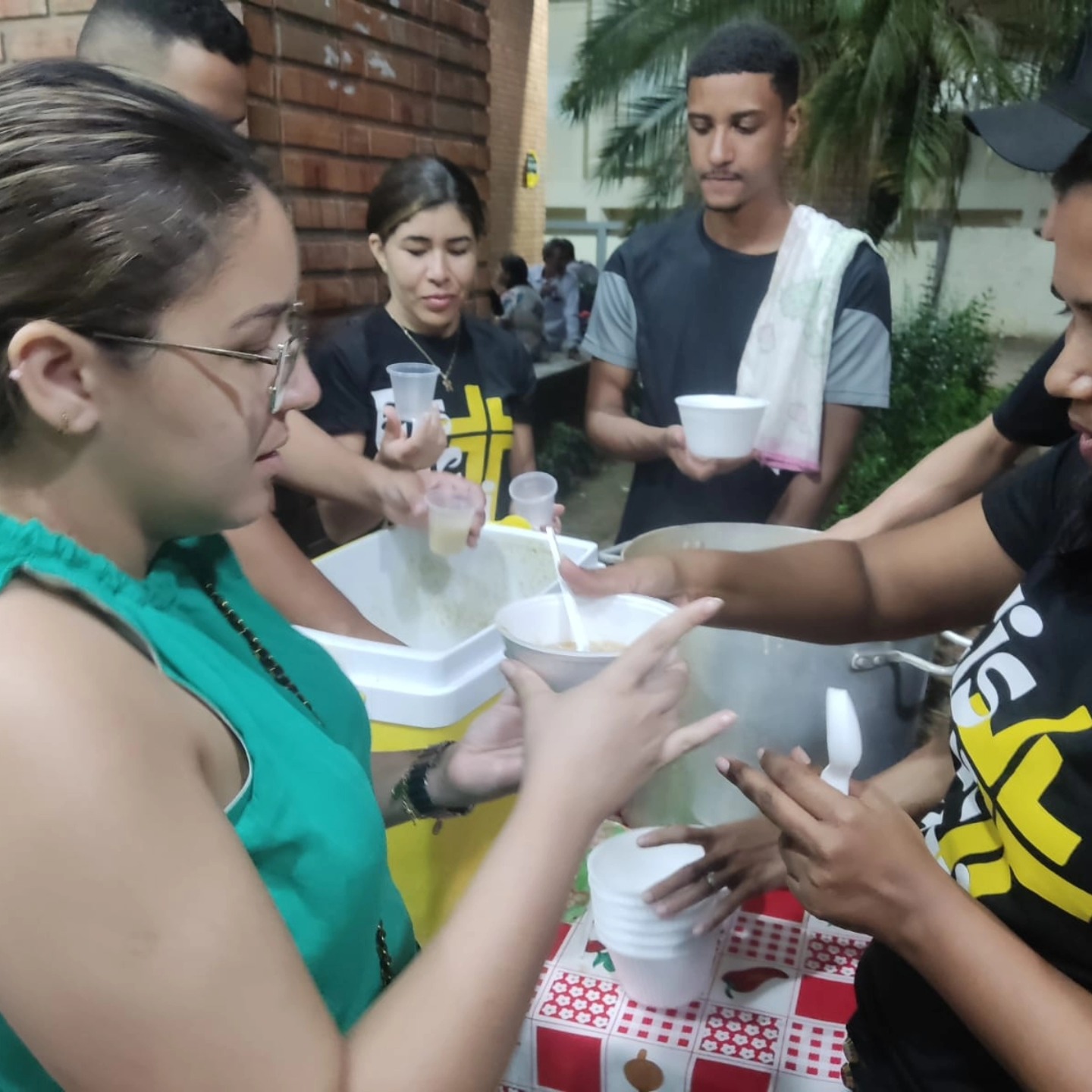 **Voluntários da Associação Alcance realizam ação social no Pronto Socorro de Rio Branco**