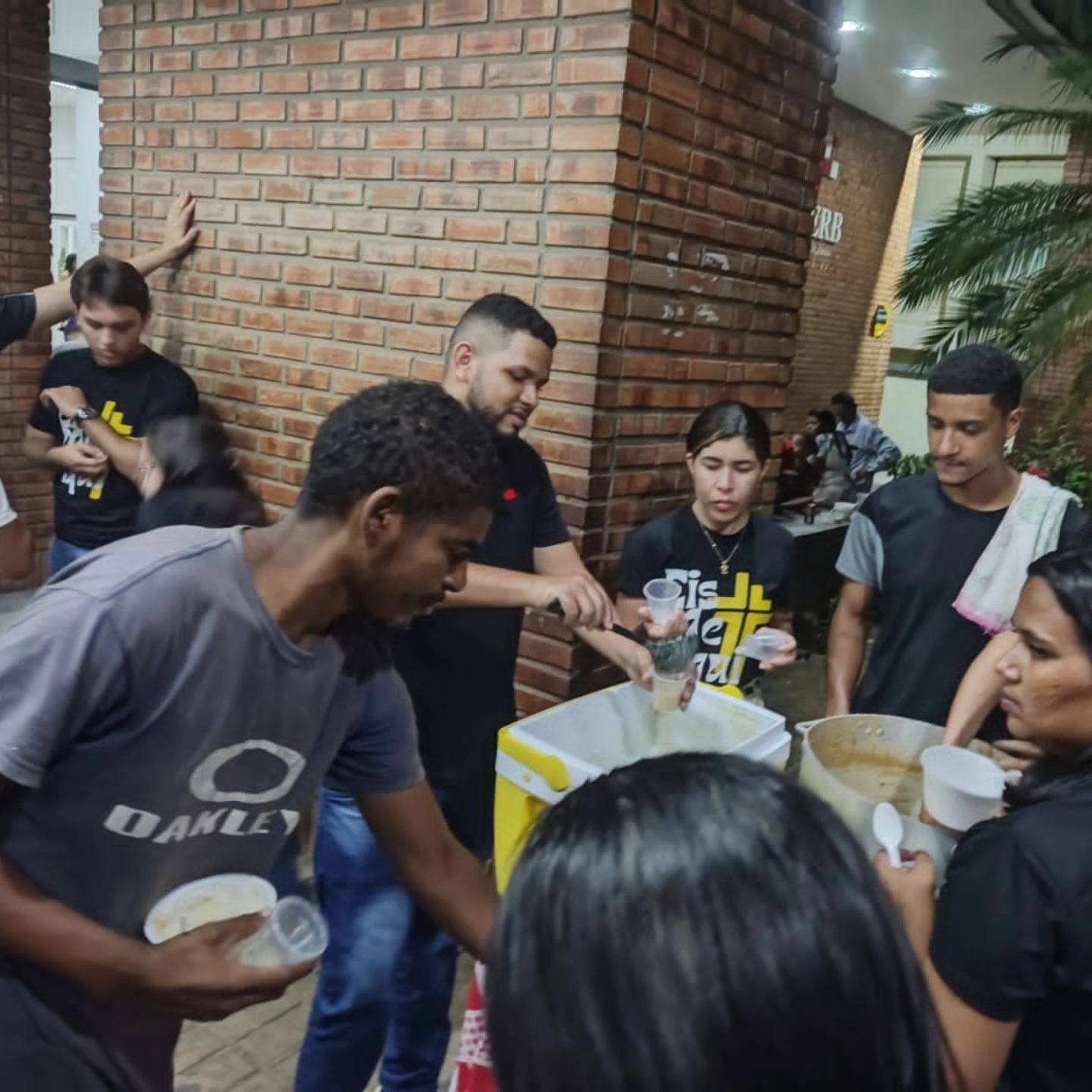 **Voluntários da Associação Alcance realizam ação social no Pronto Socorro de Rio Branco**