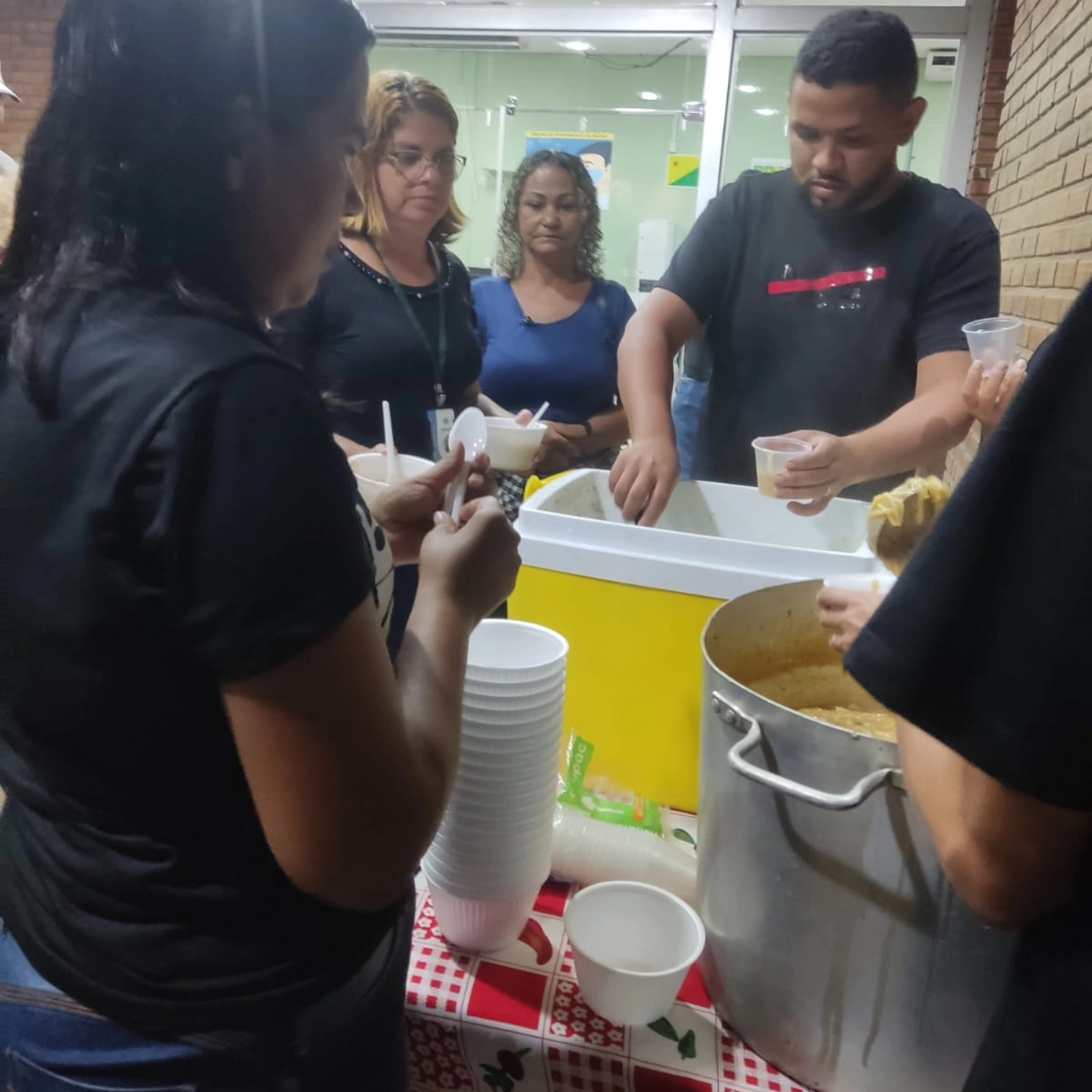 **Voluntários da Associação Alcance realizam ação social no Pronto Socorro de Rio Branco**