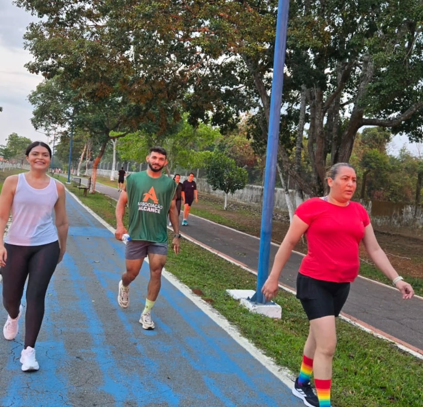 A corrida é para todos! ‍️‍️ Mais uma super aula de atletismo com o professor voluntário L
