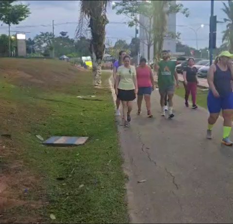 A corrida é para todos! ‍️‍️ Mais uma super aula de atletismo com o professor voluntário L